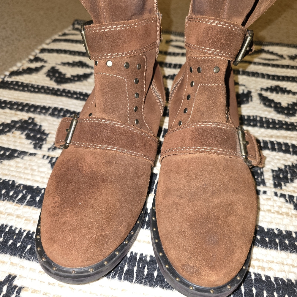 STEVE by Steve Madden Women's ZEPHYR Suede Studded Booties size: 7 - Picture 4 of 6